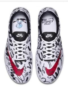 NIKEスニーカーのサムネイル