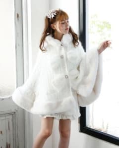 LIZ LISA ダブルリボンニットファーポンチョ - メルカリ