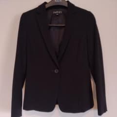 INDIVIの黒のテーラードジャケット