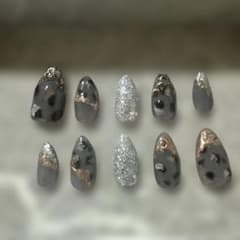 ネイルチップ グレー ブラック シルバー ラメ ギャルネイルのサムネイル