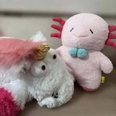 ユニコーン？ウーパールーパー？のぬいぐるみのサムネイル