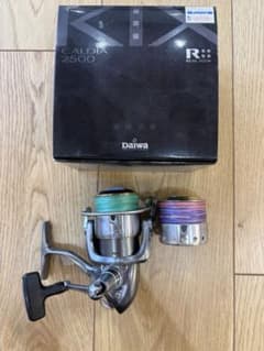 ダイワ CALDIA KIX 2500 スピニングリール スペアスプール付 美品 ダイワ CALDIA KIX 2500 スピニングリール スペアスプール付 美品