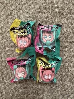 【非売品】SPY×FAMILY アーニャ　ペットボトルキャップ　コンプ全4種のサムネイル