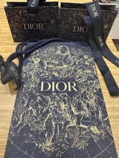 限定！DIOR ディオール　ショッパー　2022クリスマスバージョンのサムネイル