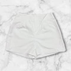 【SHEIN】ショートパンツ　ホワイト　XSのサムネイル