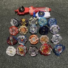 ゆ*き様 ベイブレード まとめ売りのサムネイル