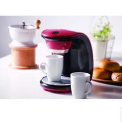 【未使用】コーヒーメーカーとコップ２脚のサムネイル