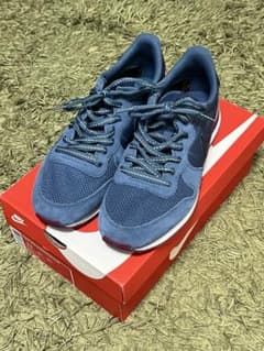 新品未使用 NIKE ナイキ インターナショナリスト 28センチのサムネイル