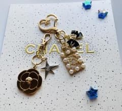 CHANEL _2025 カメリア コメットチャーム_＆キーホルダー⭐︎ セット