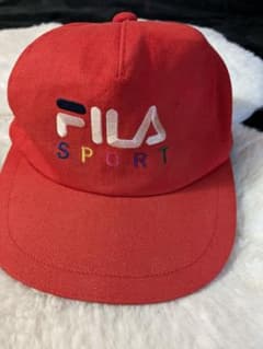 ♡FILA赤キャップ男女兼用フリーサイズのサムネイル