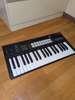 MIDIキーボード Launchkey Mini MK3のサムネイル