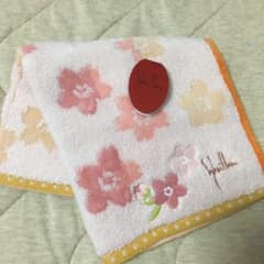 セリーヌ タオルハンカチ　新宿未使用のサムネイル