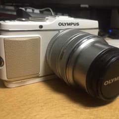 8Gメモリー付き！ミラーレス一眼 OLYMPUS PEN E-P3のサムネイル