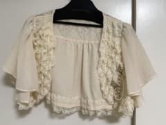 美品 アクシーズファム　ボレロ　アイボリー　結婚式のサムネイル