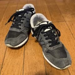 New Balance グレー スニーカーのサムネイル