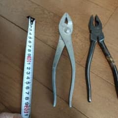 ペンチとプライヤ－