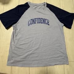 CONFIDENCE ロゴプリント ラグラン半袖Tシャツのサムネイル