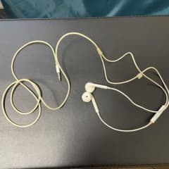 iPhone 純正　イヤフォンのサムネイル