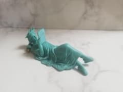 自由すぎる女神 自由すぎて横になる女神 パンダの穴 ガチャガチャ フィギュアのサムネイル