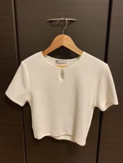 ZARAトップスのサムネイル