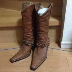 値下げ！装飾がお洒落なウエスタンブーツ（希少）のサムネイル