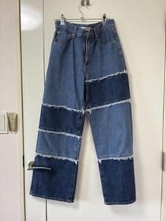 FOREVER 21 パッチワーク デニムパンツのサムネイル