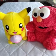 ピカチュウとエルモ ぬいぐるみセットのサムネイル