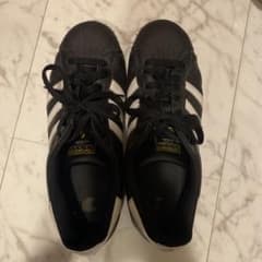 adidas SUPERSTAR ブラック ホワイト スニーカーのサムネイル