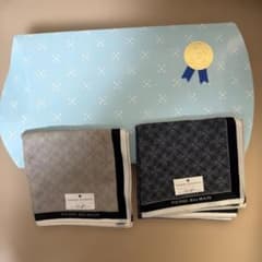 【新品・箱付】PIERRE BALMAIN 2枚組 ハンカチセットのサムネイル