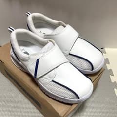 ナースシューズ　KAZEN 24cmのサムネイル