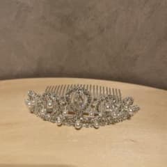 【桐谷美玲さん着用】 パール ティアラ ヘッドドレス　アクセサリー大橋のサムネイル