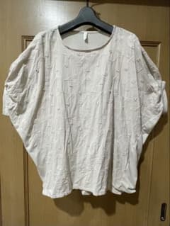 LUPILIEN チューリップ刺繍柄 カットソー ベージュＬ相当のサムネイル