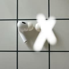 ⭐️海月⭐️Airpods pro第2世代 Lightning両耳 AirPods Pro 第2世代 lightning 両耳 右耳左耳 - メルカリ