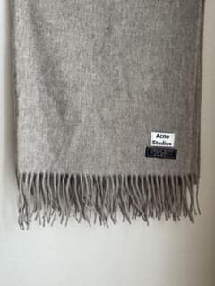 【新品】Acne Studios マフラー ストール ライトグレー　タグ付きのサムネイル