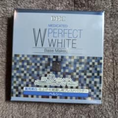 新品未開封！DHC W PERFECT WHITE プレストパウダーのサムネイル