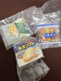 フジパン ネオバターロール メロンパン ミニチュアチャームのサムネイル