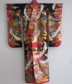 色打掛 鶴 菊 松 紅葉 刺繍 金彩 豪華 豪華絢爛 色打掛 鶴 菊 刺繍 金彩 - メルカリ