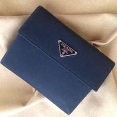 PRADA 三つ折り財布のサムネイル