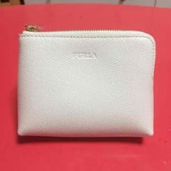 Timeismoneyさん専用【新品】FURLA ポーチのサムネイル