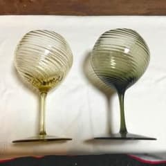 波紋柄のワイングラス(淡い黄&深い緑)のサムネイル