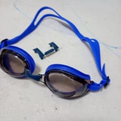 arena　スイミングゴーグル 青 ブラックレンズ　新品　未使用のサムネイル