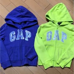 GAPパーカー2枚のサムネイル