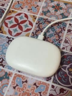 ワイヤレスイヤホン 耳掛け式 充電ケース付き ホワイトのサムネイル