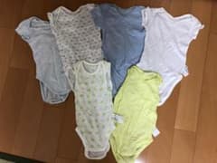 ユニクロ ロンパース 肌着のサムネイル