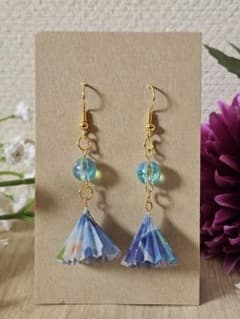 極小16等分！ツヤツヤ和傘ピアス クラックビーズ和モダン（手作りミニ箱付き）のサムネイル