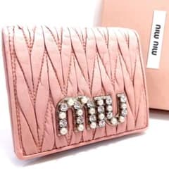 ミュウミュウ 折り財布 マテラッセ ビジュー レザー シルバー金具 ピンク ミュウミュウ 折り財布 マテラッセ ビジュー レザー シルバー金具