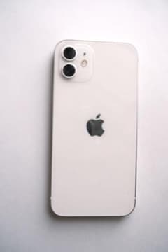 Apple iPhone 12 ホワイト 本体のサムネイル