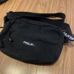 MILKFED. ブラックショルダーバッグのサムネイル