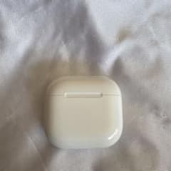 AirPods 4ケース ホワイトのサムネイル