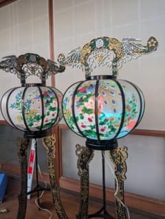 盆提灯 対 2個セット 華やかな絵柄のサムネイル